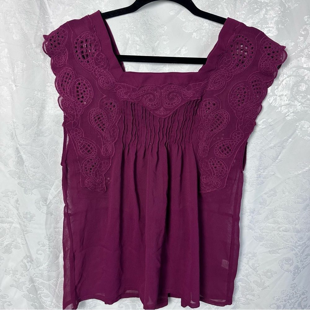 THYME‎ & HONEY Elegant Lace Women's Top